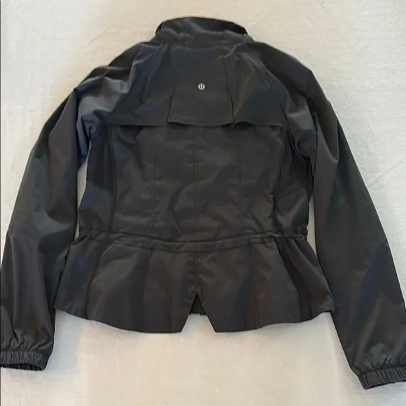 Lululemon Rain Jacket - Picture 10 of 12